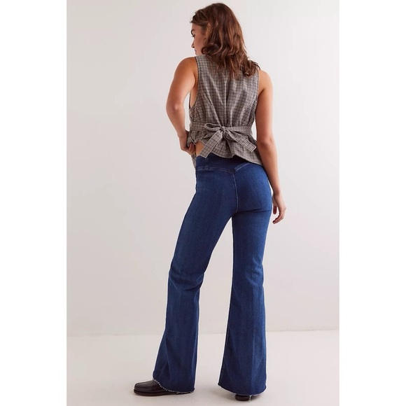 NWT Free People CRVY Wild Honey Denim Jeans Flare Mid Rise Dark Blue 29 Short - Picture 3 of 14